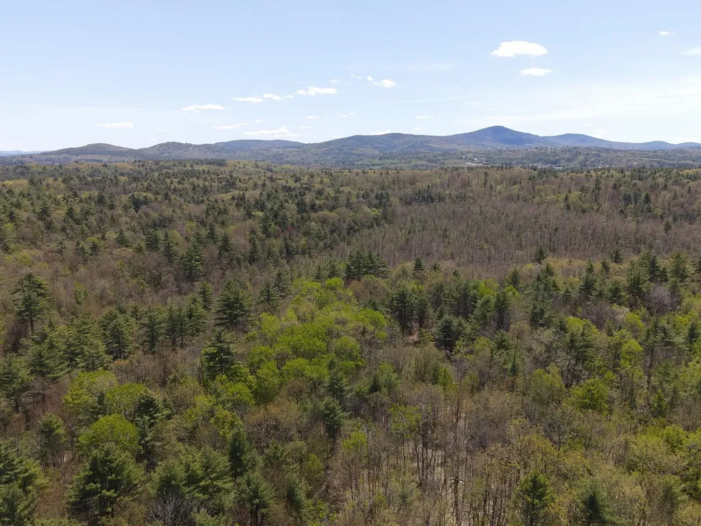 547 White Oaks Road Laconia NH 03246