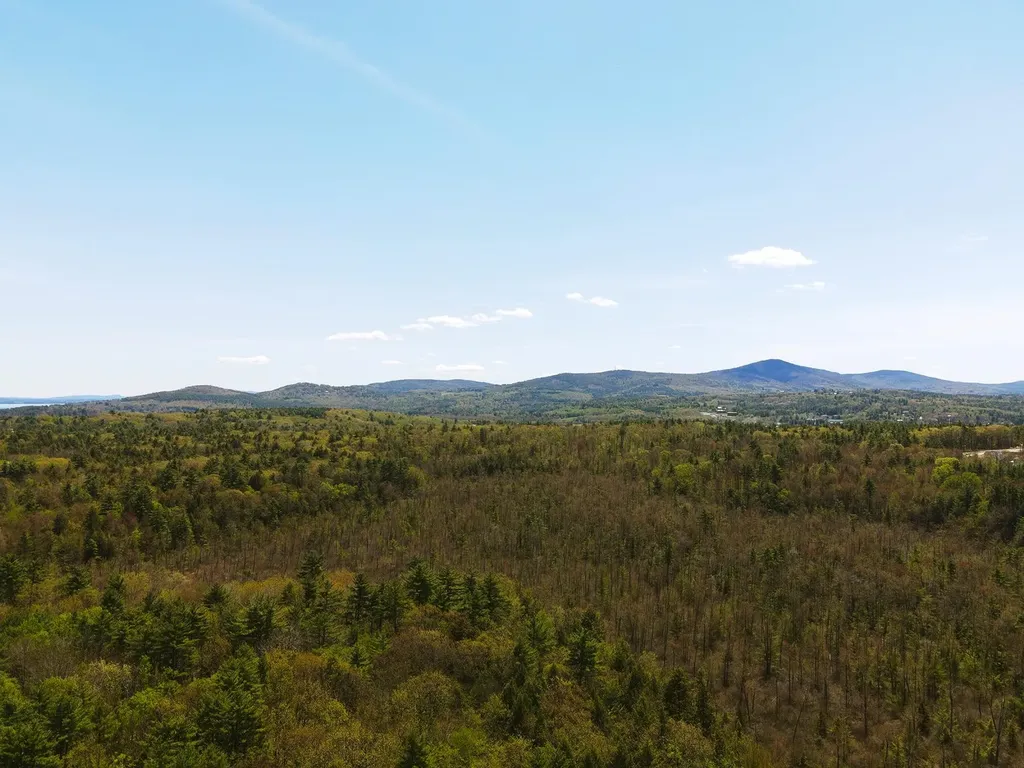 547 White Oaks Road Laconia NH 03246