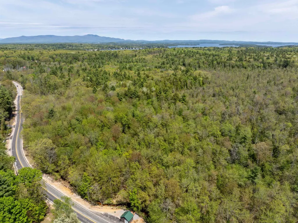 547 White Oaks Road Laconia NH 03246