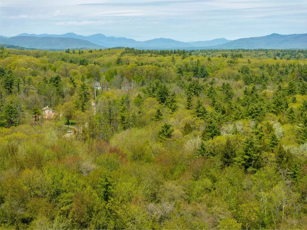 547 White Oaks Road Laconia NH 03246