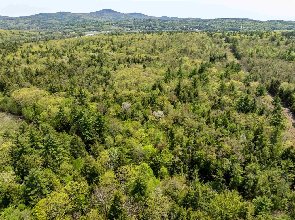 547 White Oaks Road Laconia NH 03246