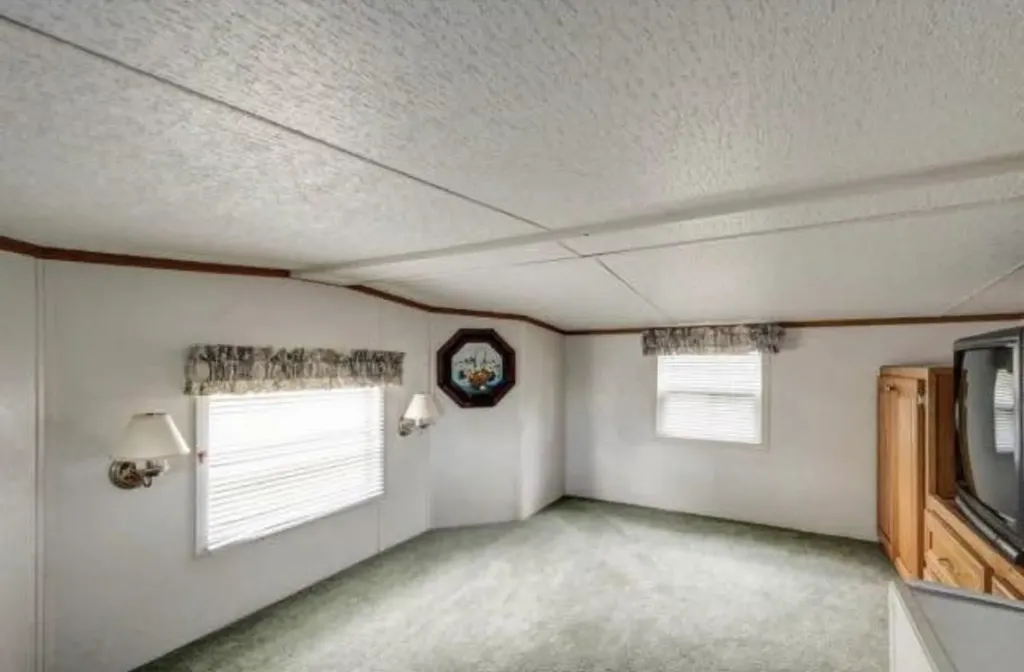 3 Claire Way Laconia NH 03246