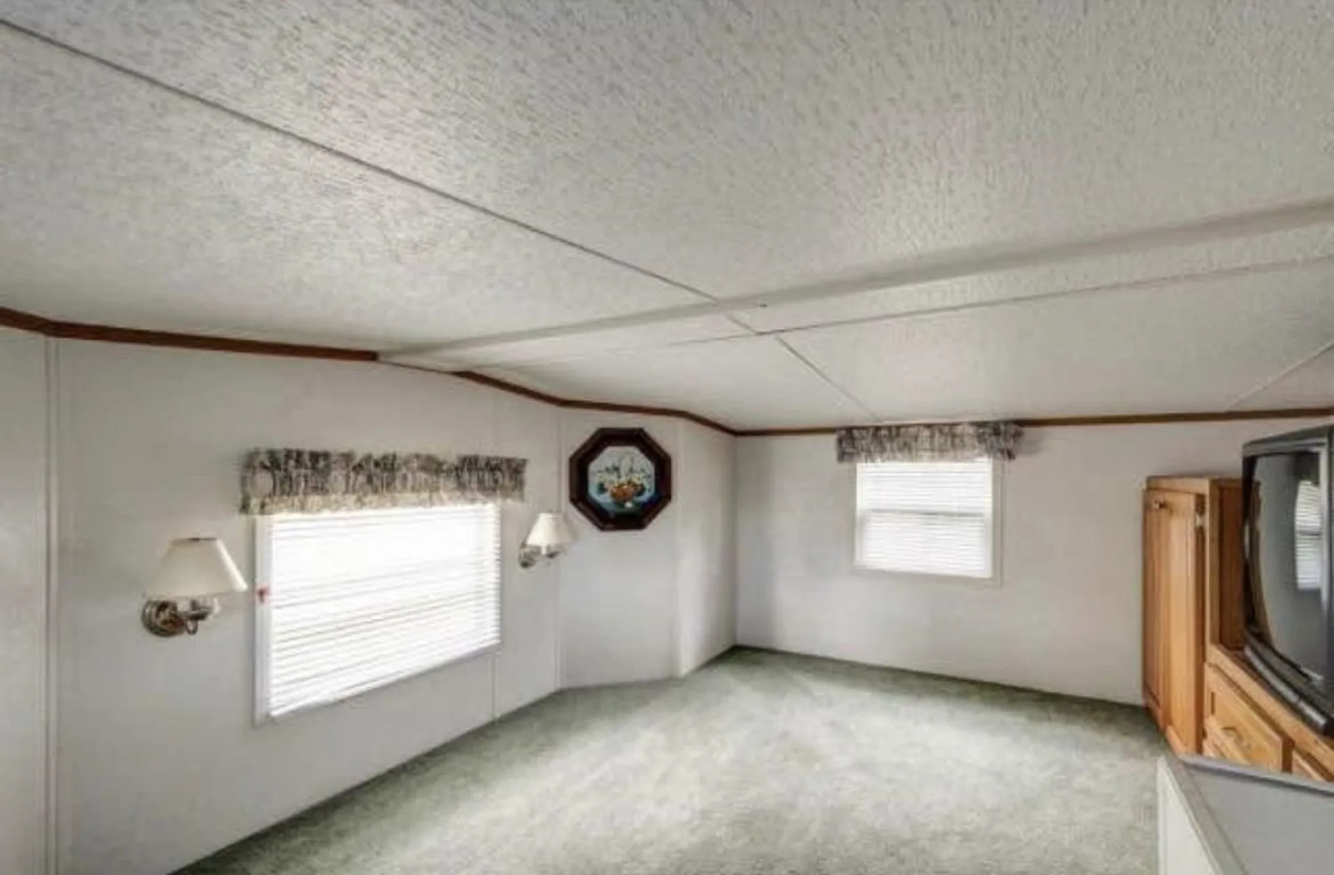 3 Claire Way Laconia NH 03246