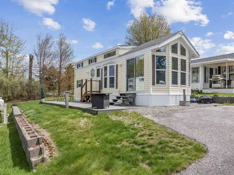 3 Claire Way Laconia NH 03246