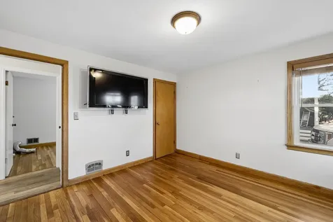232 Seames Drive Manchester NH 03103