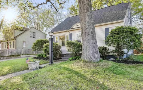 232 Seames Drive Manchester NH 03103