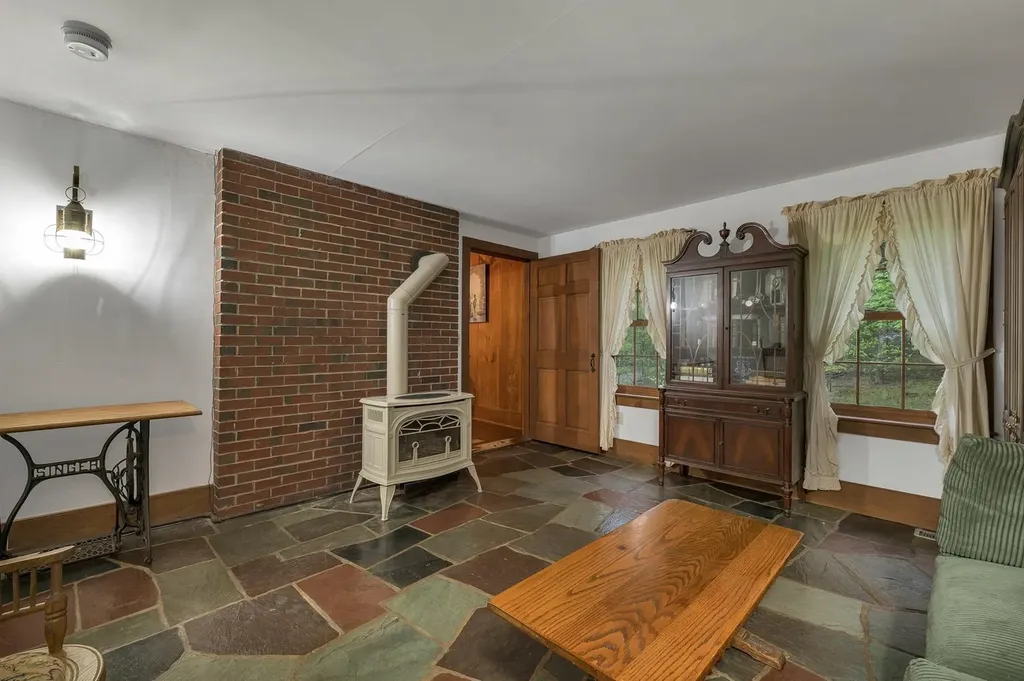 119 Gerrish Road Webster NH 03303-7828