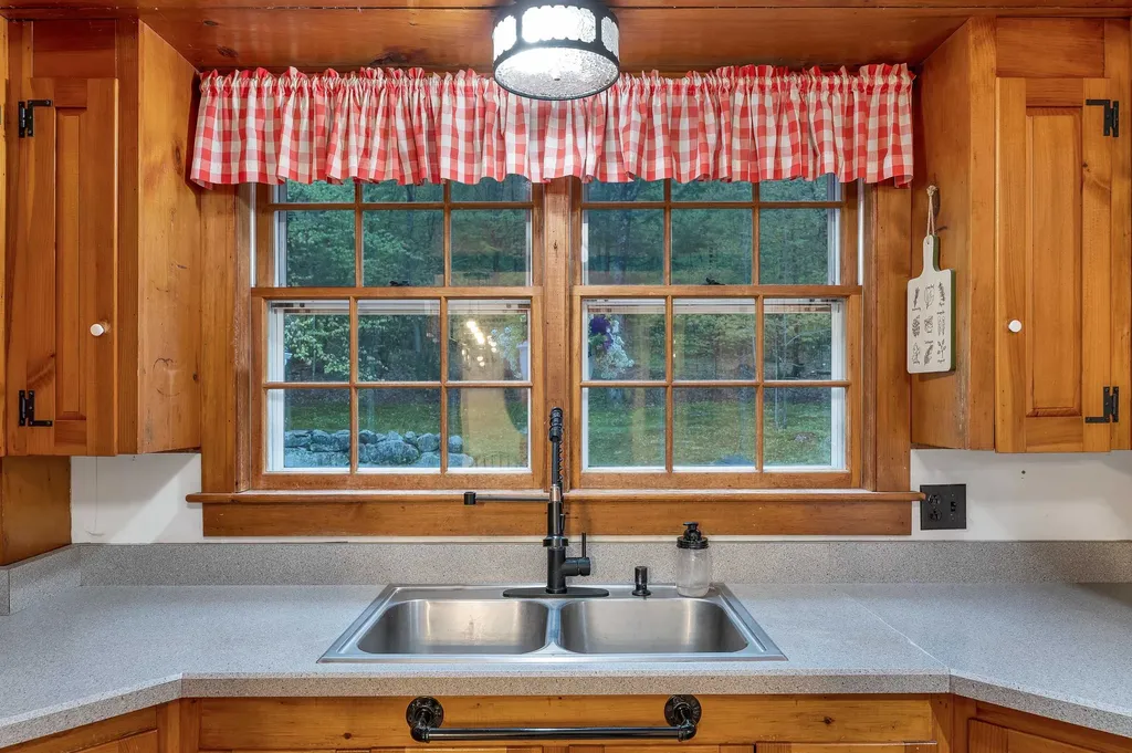 119 Gerrish Road Webster NH 03303-7828