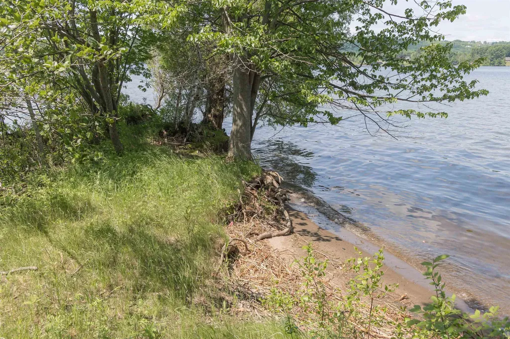1413 Bluff Road Newport City VT 05855
