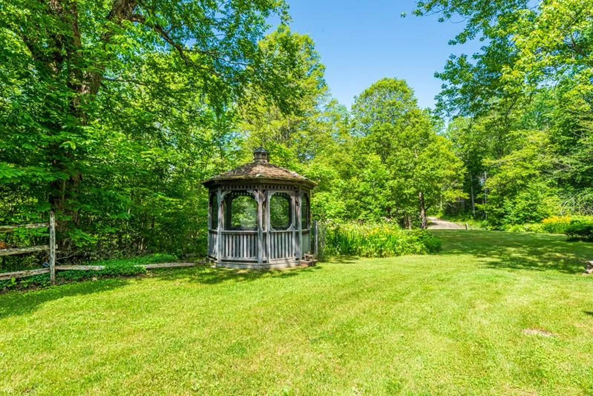55 Uphill Road Landgrove VT 05148