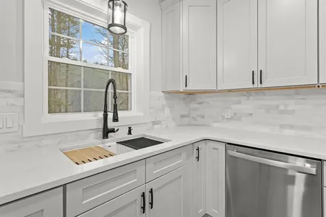 380 E Dunbarton Road Goffstown NH 03045