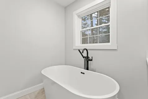 380 E Dunbarton Road Goffstown NH 03045