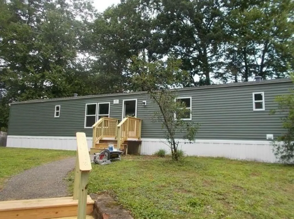 77 Royalcrest Park Rochester NH 03867