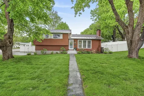 130 Colgate Road Nashua NH 03064