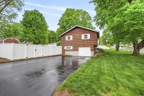 130 Colgate Road Nashua NH 03064