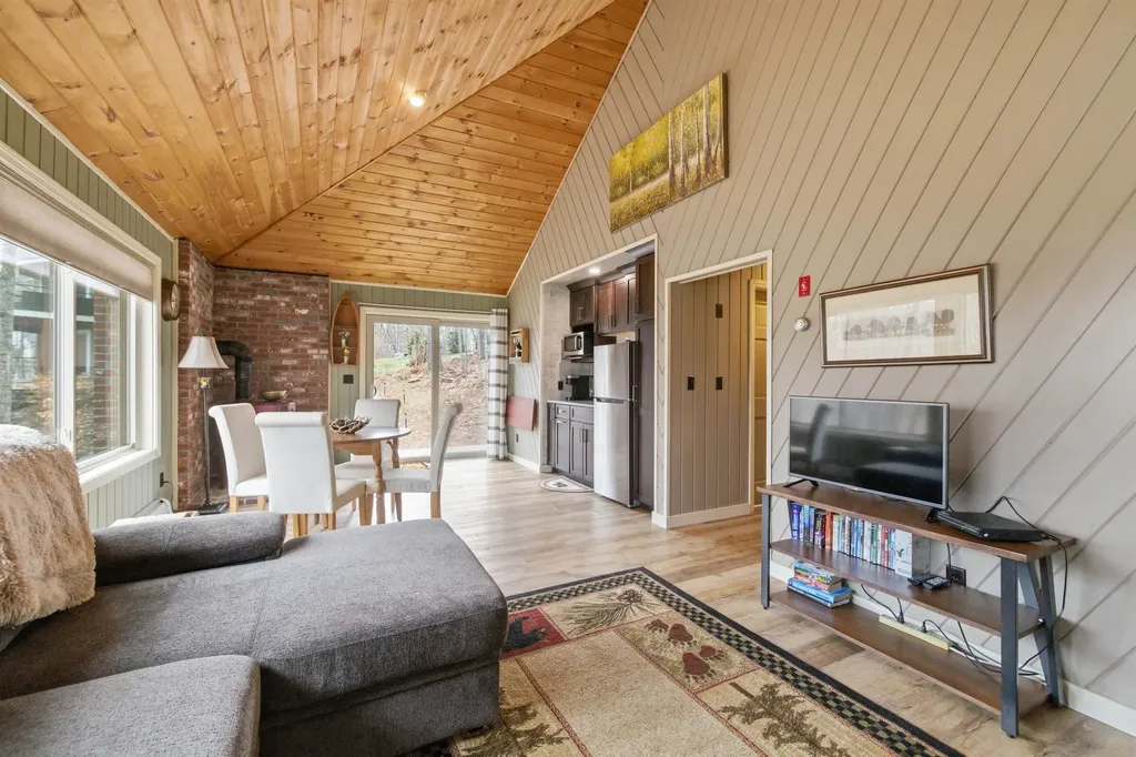 80 River Street Wolfeboro NH 03894