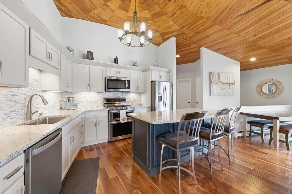 80 River Street Wolfeboro NH 03894