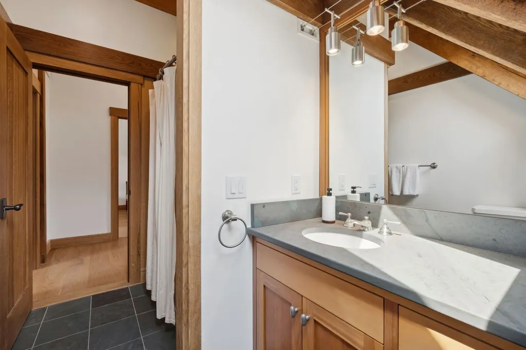2358 Long Hill Road Woodstock VT 05091