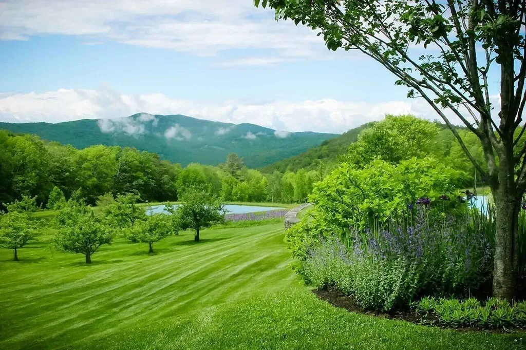 2358 Long Hill Road Woodstock VT 05091