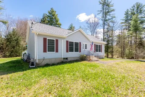 39 Winwood Drive Barnstead NH 03225