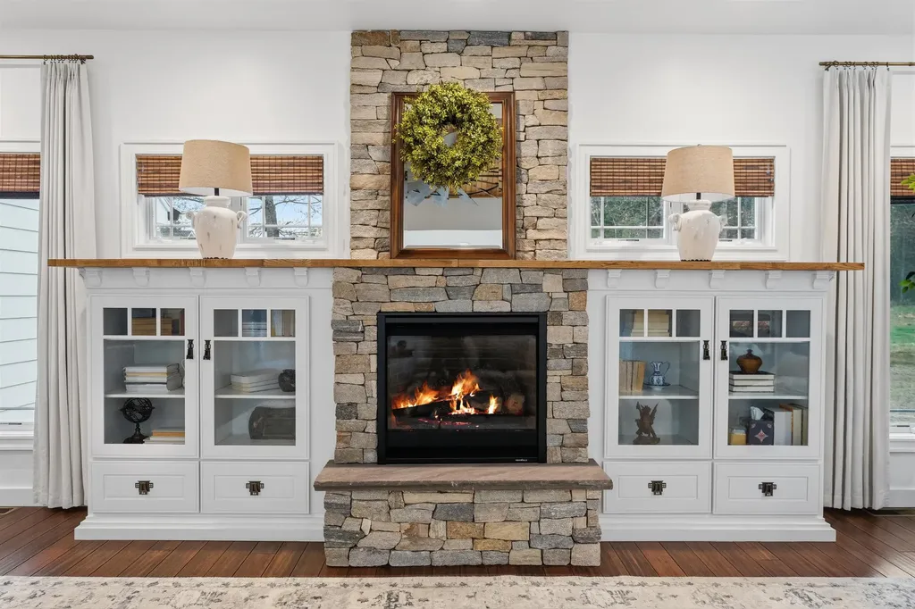 158 Pinecrest Road Litchfield NH 03052