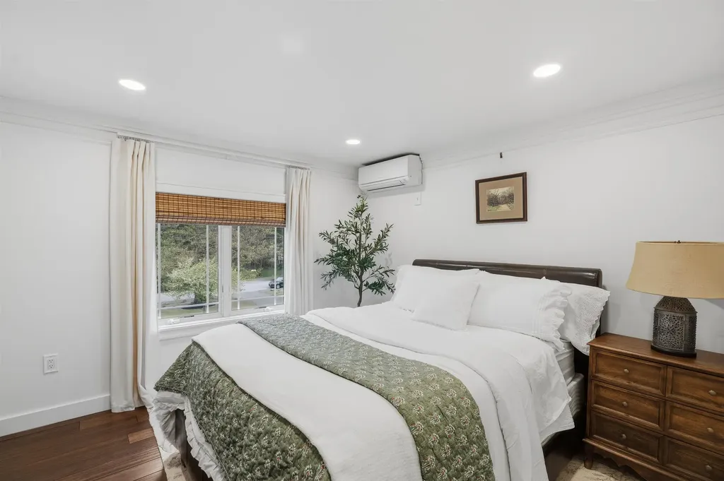 158 Pinecrest Road Litchfield NH 03052