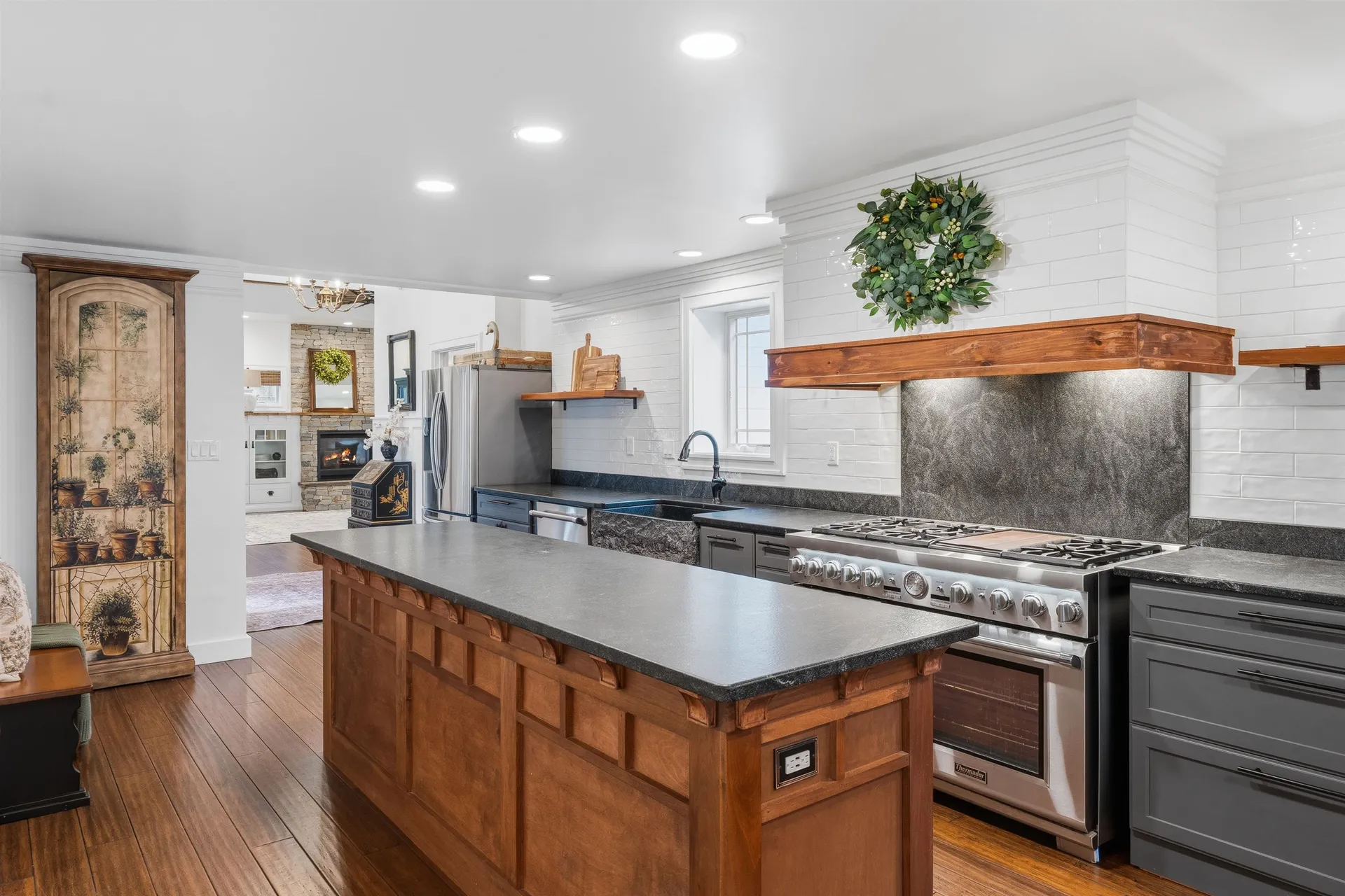 158 Pinecrest Road Litchfield NH 03052