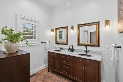 158 Pinecrest Road Litchfield NH 03052