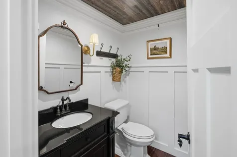158 Pinecrest Road Litchfield NH 03052