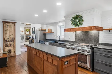 158 Pinecrest Road Litchfield NH 03052