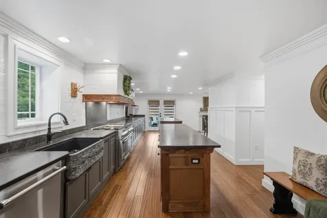 158 Pinecrest Road Litchfield NH 03052