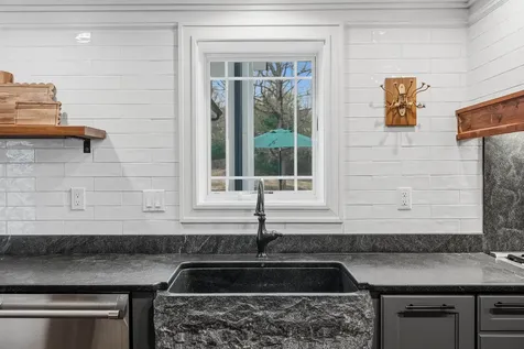 158 Pinecrest Road Litchfield NH 03052