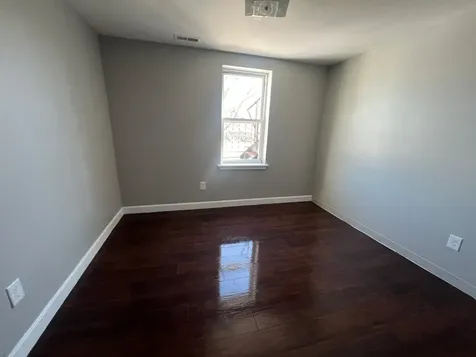 26 Ledge Street Nashua NH 03060