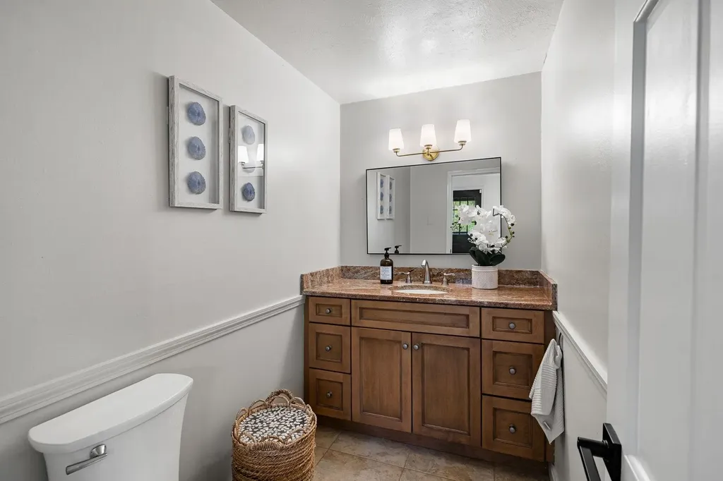 13 Birchwood Circle Bedford NH 03110