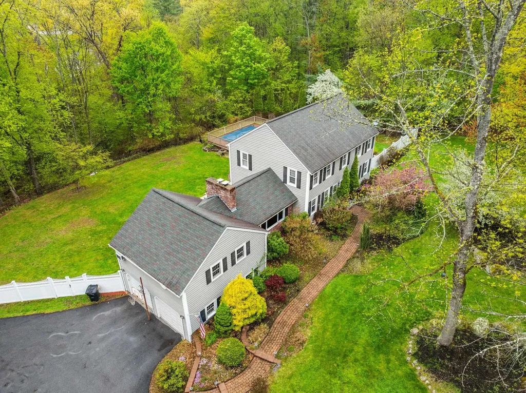13 Birchwood Circle Bedford NH 03110