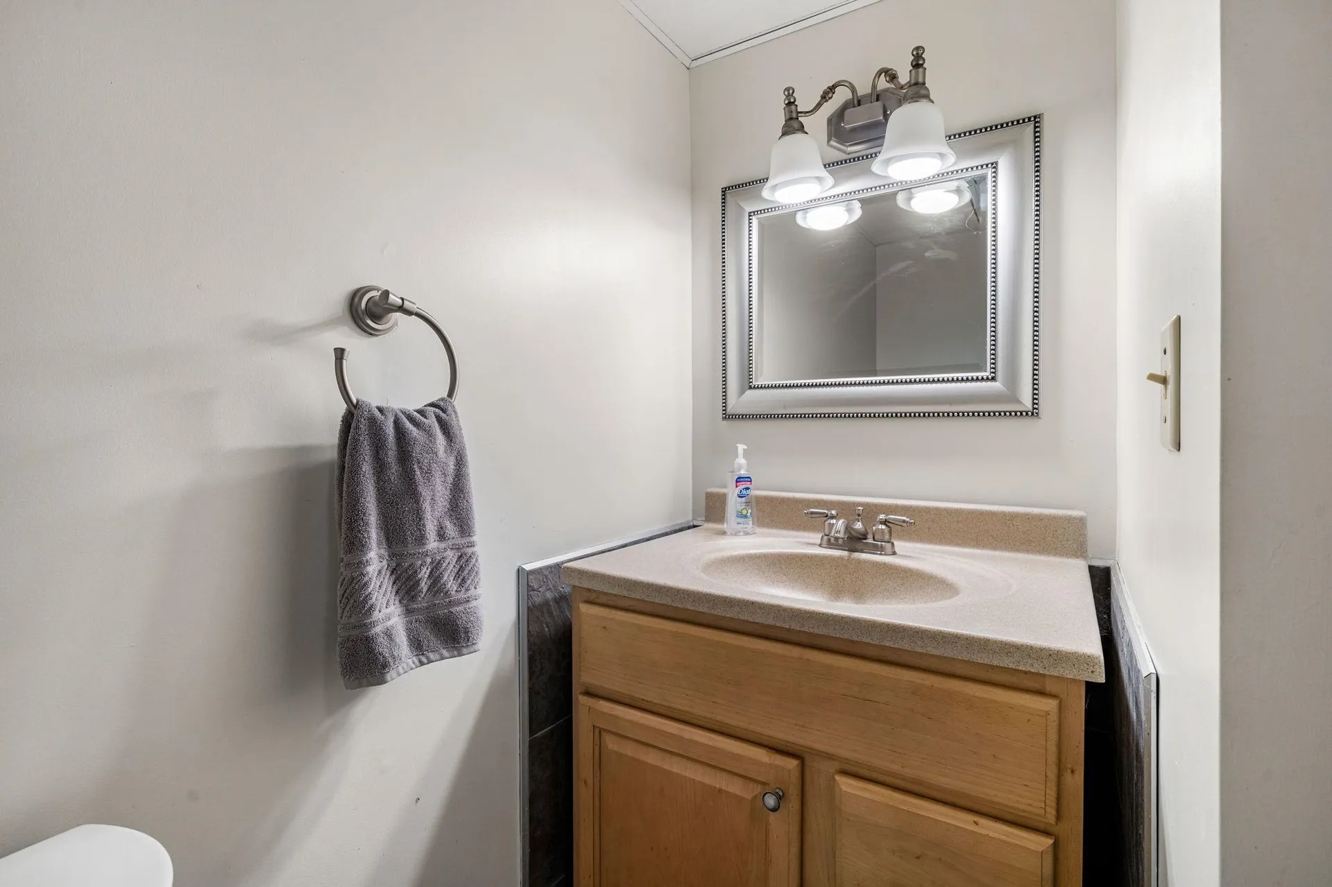 13 Birchwood Circle Bedford NH 03110