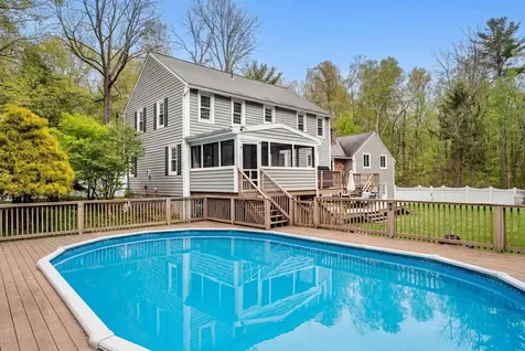 13 Birchwood Circle Bedford NH 03110