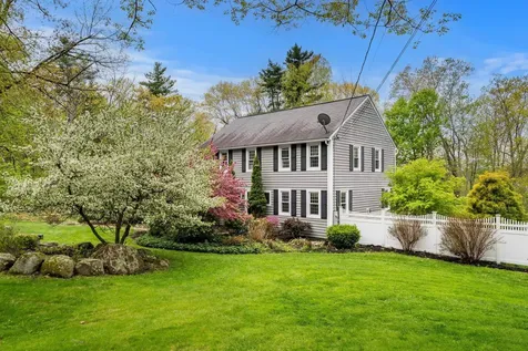 13 Birchwood Circle Bedford NH 03110