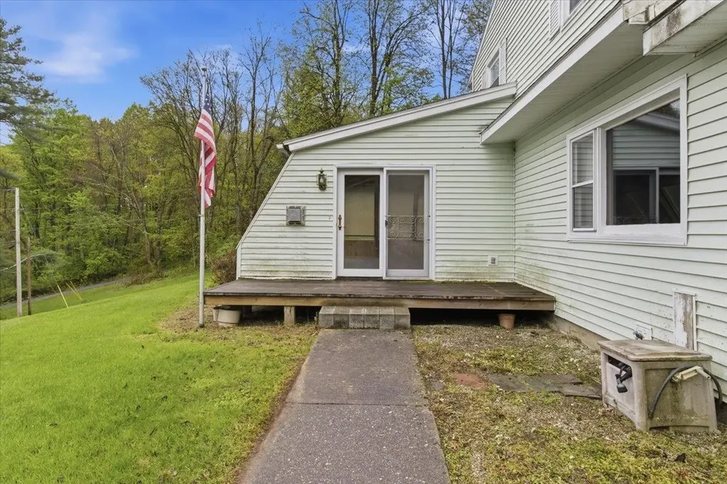 166 Cardinal Lane Bennington VT 05201