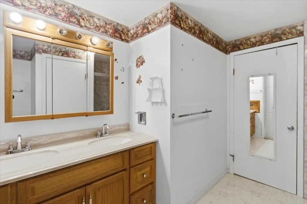 166 Cardinal Lane Bennington VT 05201
