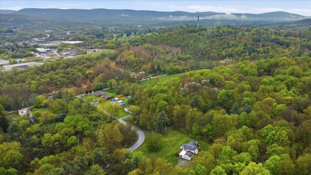 166 Cardinal Lane Bennington VT 05201