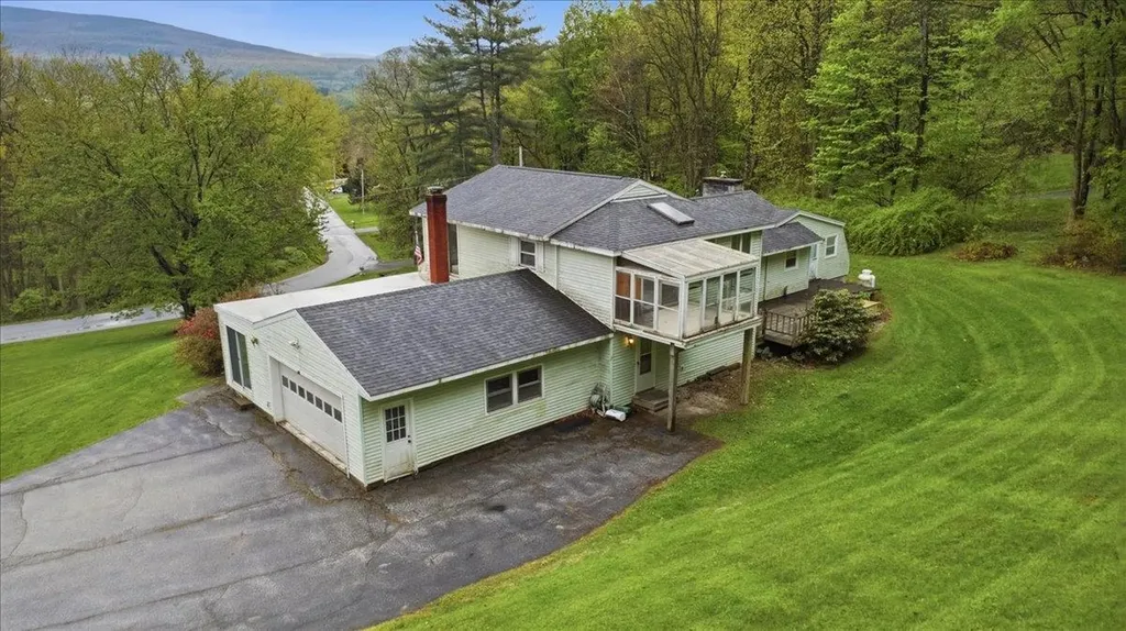 166 Cardinal Lane Bennington VT 05201