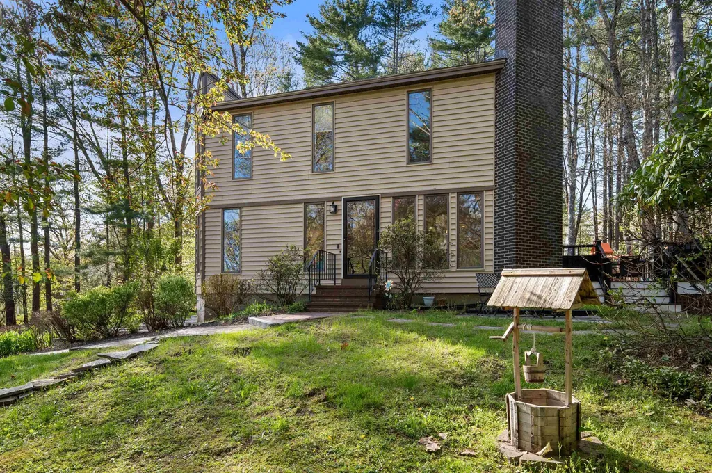 9 Garrison Lane Madbury NH 03823
