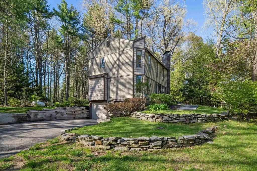 9 Garrison Lane Madbury NH 03823