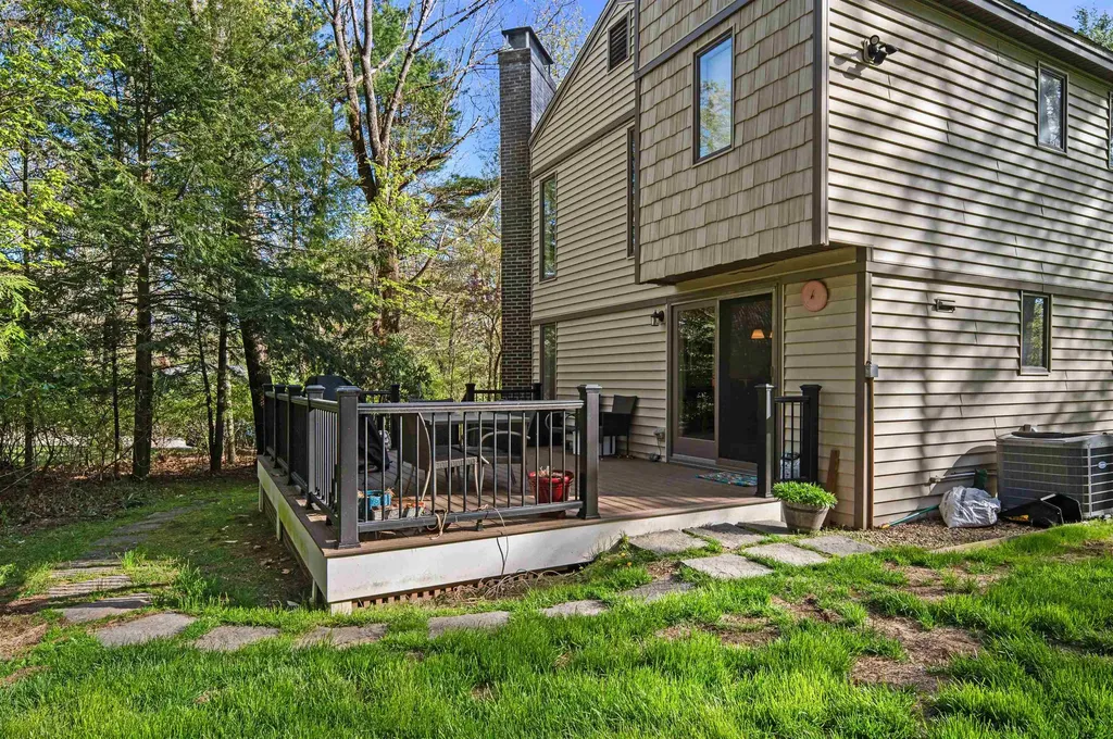 9 Garrison Lane Madbury NH 03823