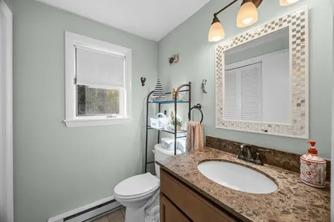 9 Garrison Lane Madbury NH 03823