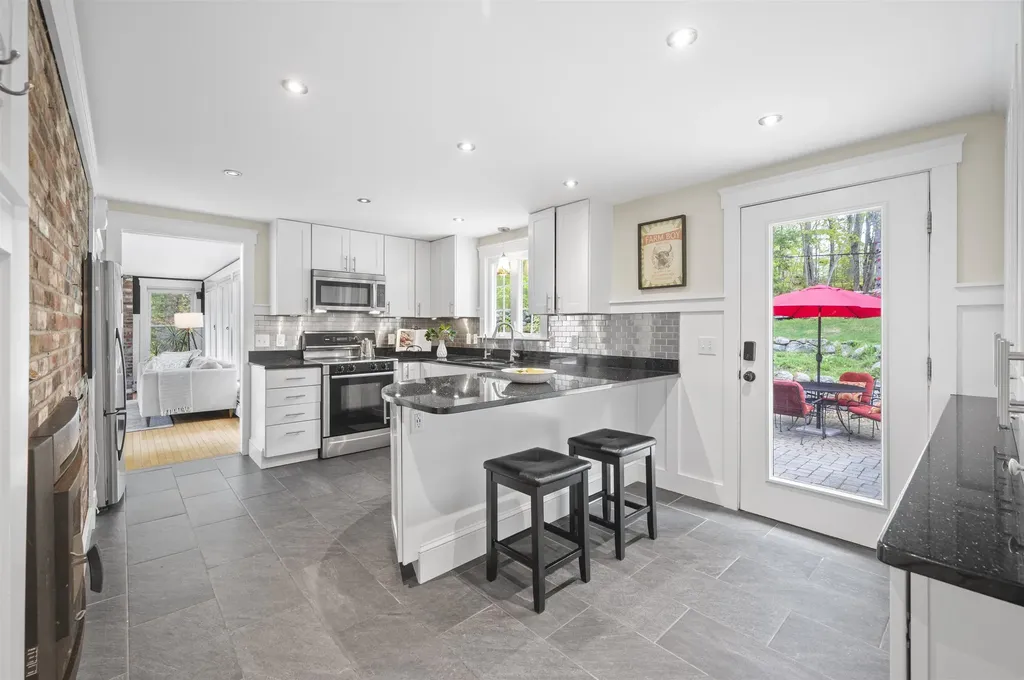 5 N Meadow Road Amherst NH 03031