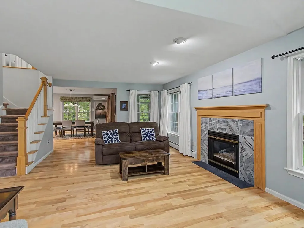42 Cardinal Way Shelburne VT 05482