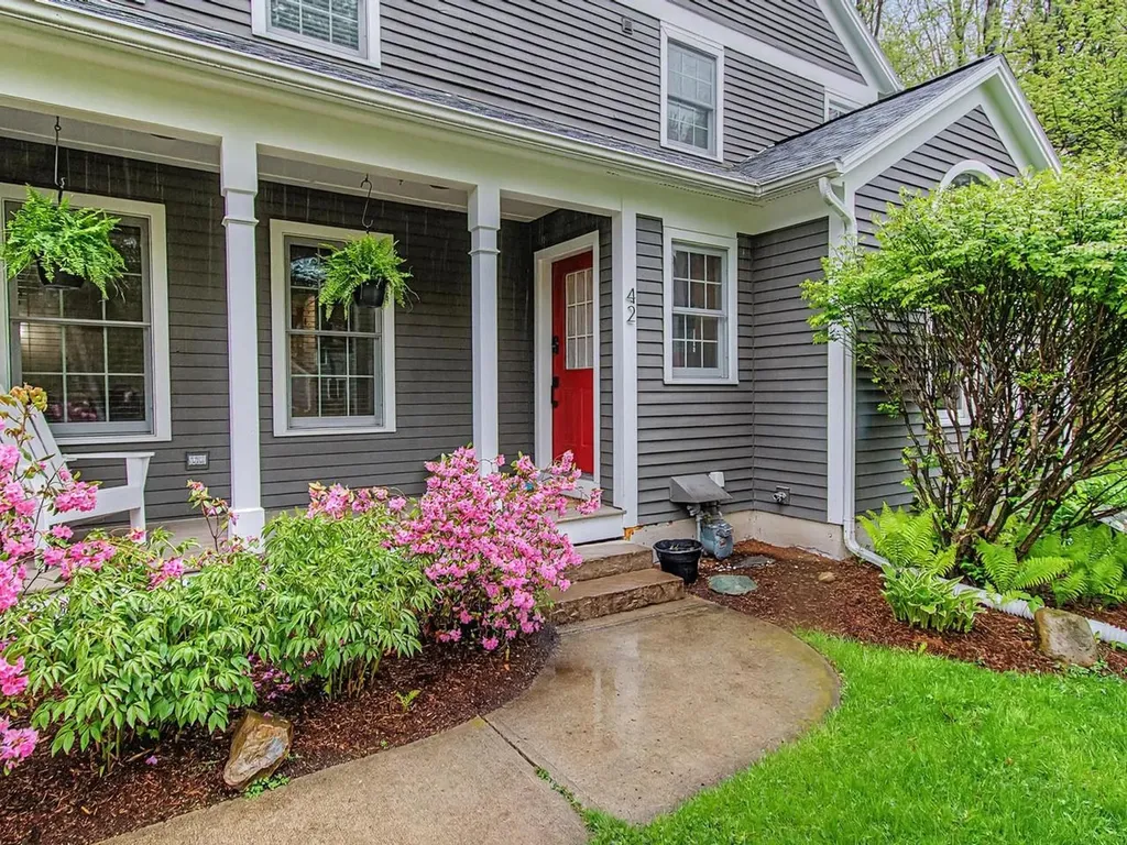 42 Cardinal Way Shelburne VT 05482