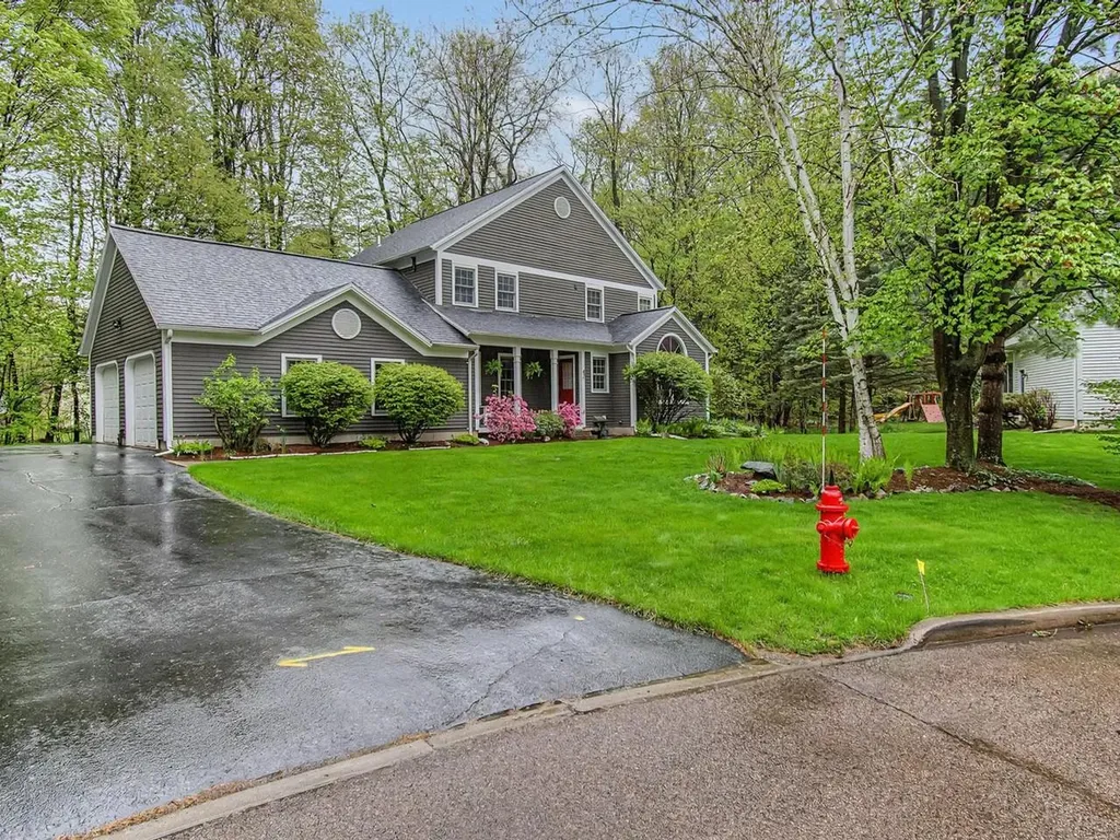 42 Cardinal Way Shelburne VT 05482